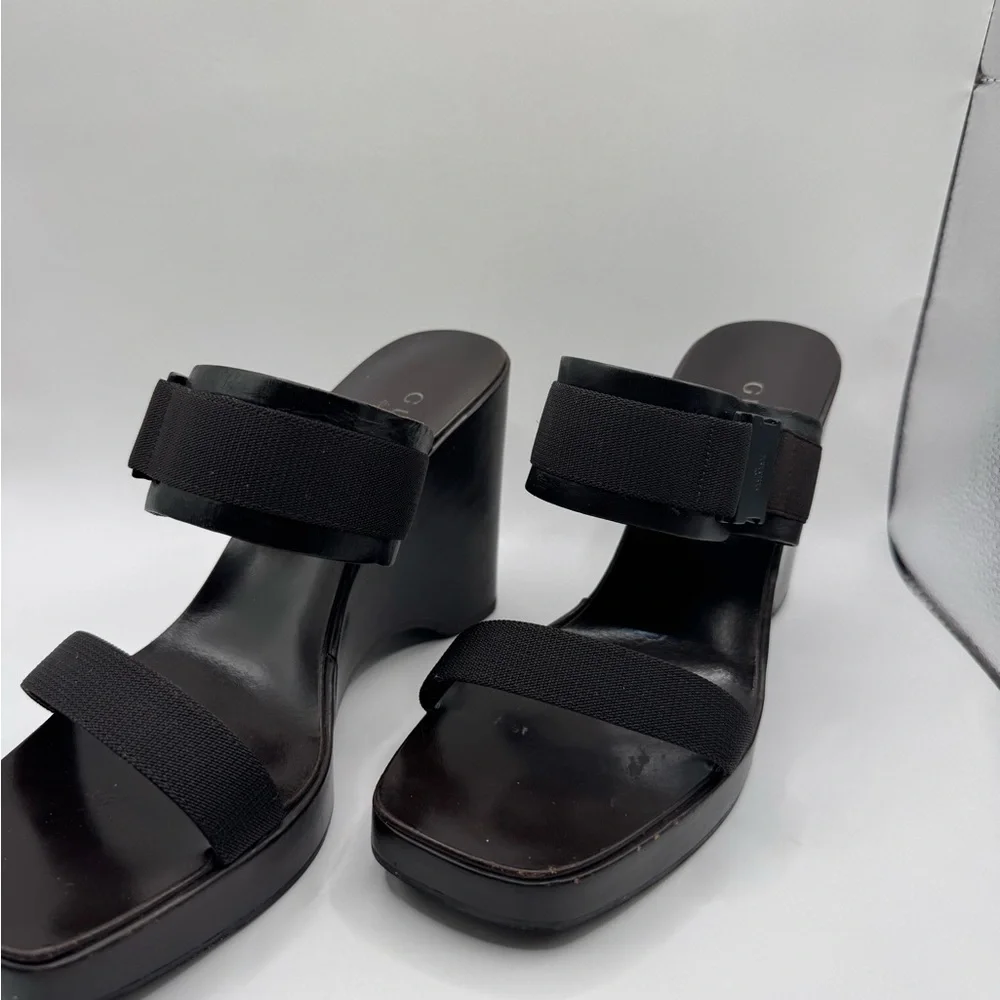Gucci Women's Brown Platform Slides - Picture 2 of 6